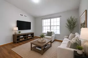 19 E Pineview Dr, Round Lake Park, IL 60073 - Photo 5