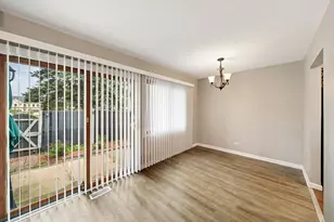 1984 Dunmore Pl, Hoffman Estates, IL 60169 - Photo 5