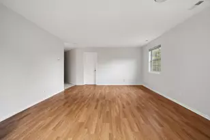 29 N Park Blvd, Streamwood, IL 60107 - Photo 3