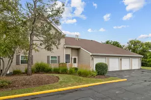 29 N Park Blvd, Streamwood, IL 60107 - Photo 1