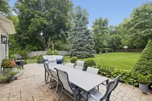 5709 Lenox Rd, Lisle, IL 60532 - Photo 9