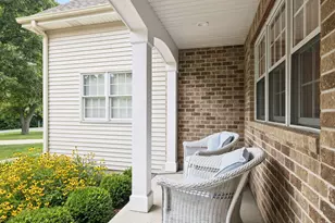 5709 Lenox Rd, Lisle, IL 60532 - Photo 3