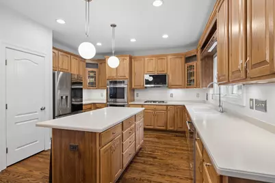 5709 Lenox Road, Lisle, IL 60532 - Photo 11