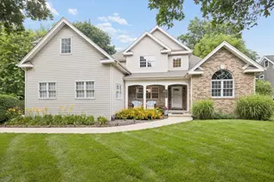 5709 Lenox Rd, Lisle, IL 60532 - Photo 1