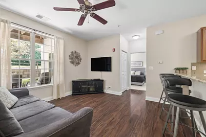 1032 Swift Road #1B, Glen Ellyn, IL 60137 - Photo 5