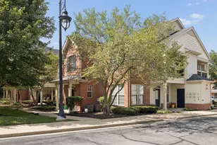 1032 Swift Rd, Glen Ellyn, IL 60137 - Photo 1