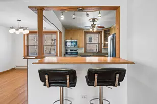 2422 W Farragut Ave, Chicago, IL 60625 - Photo 9