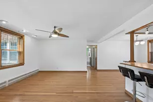 2422 W Farragut Ave, Chicago, IL 60625 - Photo 5
