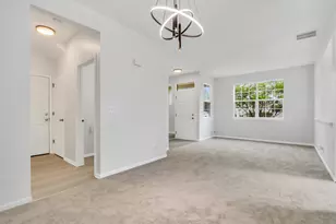 601 W Kristina Ln, Round Lake, IL 60073 - Photo 7