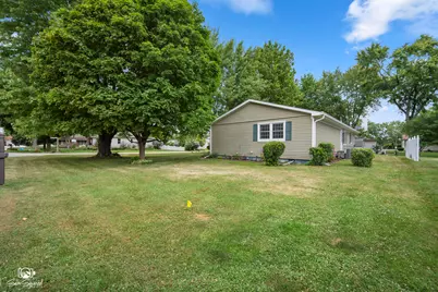 104 S Grundy Street, Gardner, IL 60424 - Photo 3