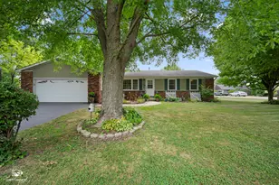 104 S Grundy St, Gardner, IL 60424 - Photo 1