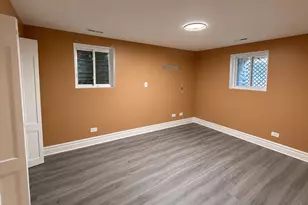 7921 S Ridgeland Ave, Chicago, IL 60617 - Photo 11
