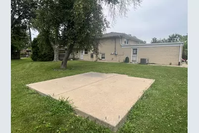 865 E 165th Street, South Holland, IL 60473 - Photo 3