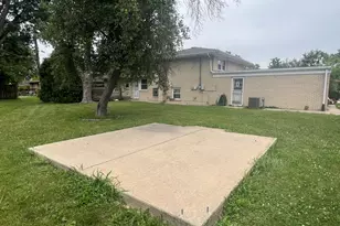 865 E 165th St, South Holland, IL 60473 - Photo 3