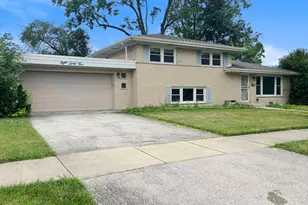 865 E 165th St, South Holland, IL 60473 - Photo 1