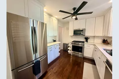 9439 S Saint Louis Avenue, Evergreen Park, IL 60805 - Photo 3