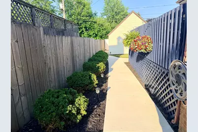 9439 S Saint Louis Avenue, Evergreen Park, IL 60805 - Photo 35