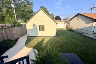 9439 S St Louis Ave, Evergreen Park, IL 60805 - Photo 31