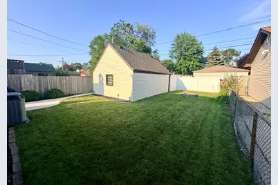 9439 S Saint Louis Avenue, Evergreen Park, IL 60805 - Photo 37