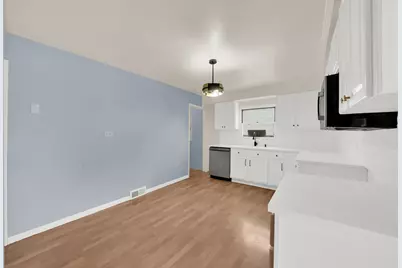 4933 S Lockwood Avenue, Chicago, IL 60638 - Photo 3