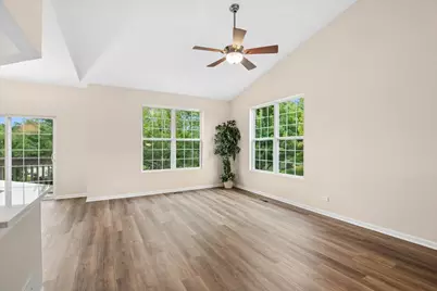 886 Cherry Creek Drive, Grayslake, IL 60030 - Photo 3