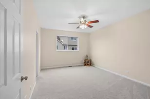 886 Cherry Creek Dr, Grayslake, IL 60030 - Photo 17