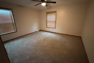 471 S Center Ave, Bradley, IL 60915 - Photo 11