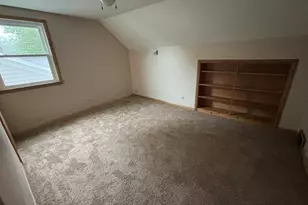 471 S Center Ave, Bradley, IL 60915 - Photo 9