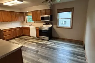 471 S Center Ave, Bradley, IL 60915 - Photo 5