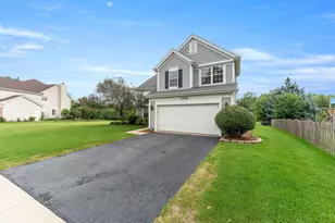 1256 Pennsbury Ln, Aurora, IL 60502 - Photo 1