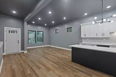 [Address not provided], Chicago, IL 60637 - Photo 9