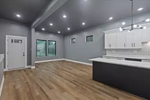 [Address not provided], Chicago, IL 60637 - Photo 9
