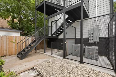 [Address not provided], Chicago, IL 60637 - Photo 13