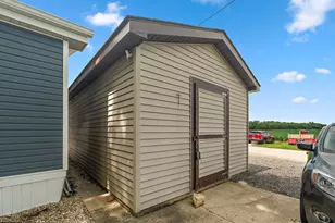 18530 W 3000 N Rd, Reddick, IL 60961 - Photo 13