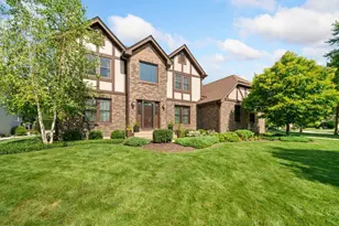 1131 Prairie Dr, Algonquin, IL 60102 - Photo 1