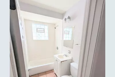 8125 S Escanaba Avenue #2, Chicago, IL 60617 - Photo 5