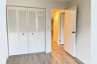 4 Parkside Court #7, Vernon Hills, IL 60061 - Photo 11