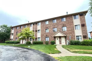 4 Parkside Ct, Vernon Hills, IL 60061 - Photo 15