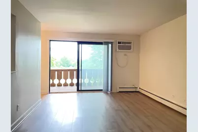 4 Parkside Court #7, Vernon Hills, IL 60061 - Photo 3