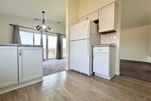 5820 Wilshire Ct, Hanover Park, IL 60133 - Photo 7