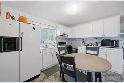 5704 W Newport Avenue, Chicago, IL 60634 - Photo 13