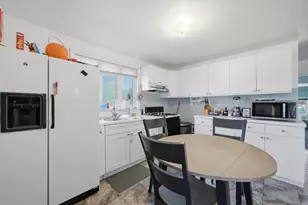 5704 W Newport Ave, Chicago, IL 60634 - Photo 13
