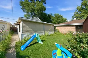 5704 W Newport Ave, Chicago, IL 60634 - Photo 31