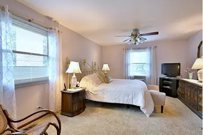 128 Hunter's Circle, Schaumburg, IL 60193 - Photo 13