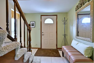 128 Hunter's Circle, Schaumburg, IL 60193 - Photo 3