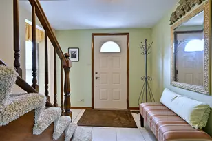 128 Hunters Cir, Schaumburg, IL 60193 - Photo 3