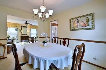 128 Hunter's Circle, Schaumburg, IL 60193 - Photo 5