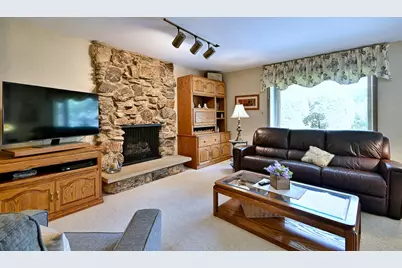 128 Hunter's Circle, Schaumburg, IL 60193 - Photo 9