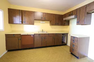 7 E Carriageway Dr, Hazel Crest, IL 60429 - Photo 7