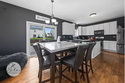 708 Bay Shore Drive, Pingree Grove, IL 60140 - Photo 5